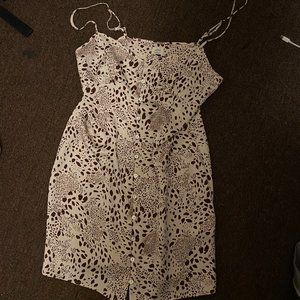 white and brown aritzia dress